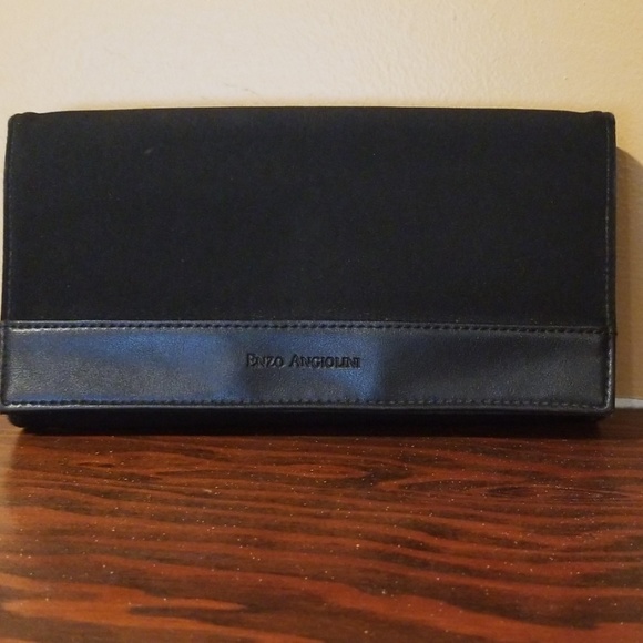 Enzo Angiolini Handbags - Enzo Angiolini Black Mutiple Card Compartments Wallet